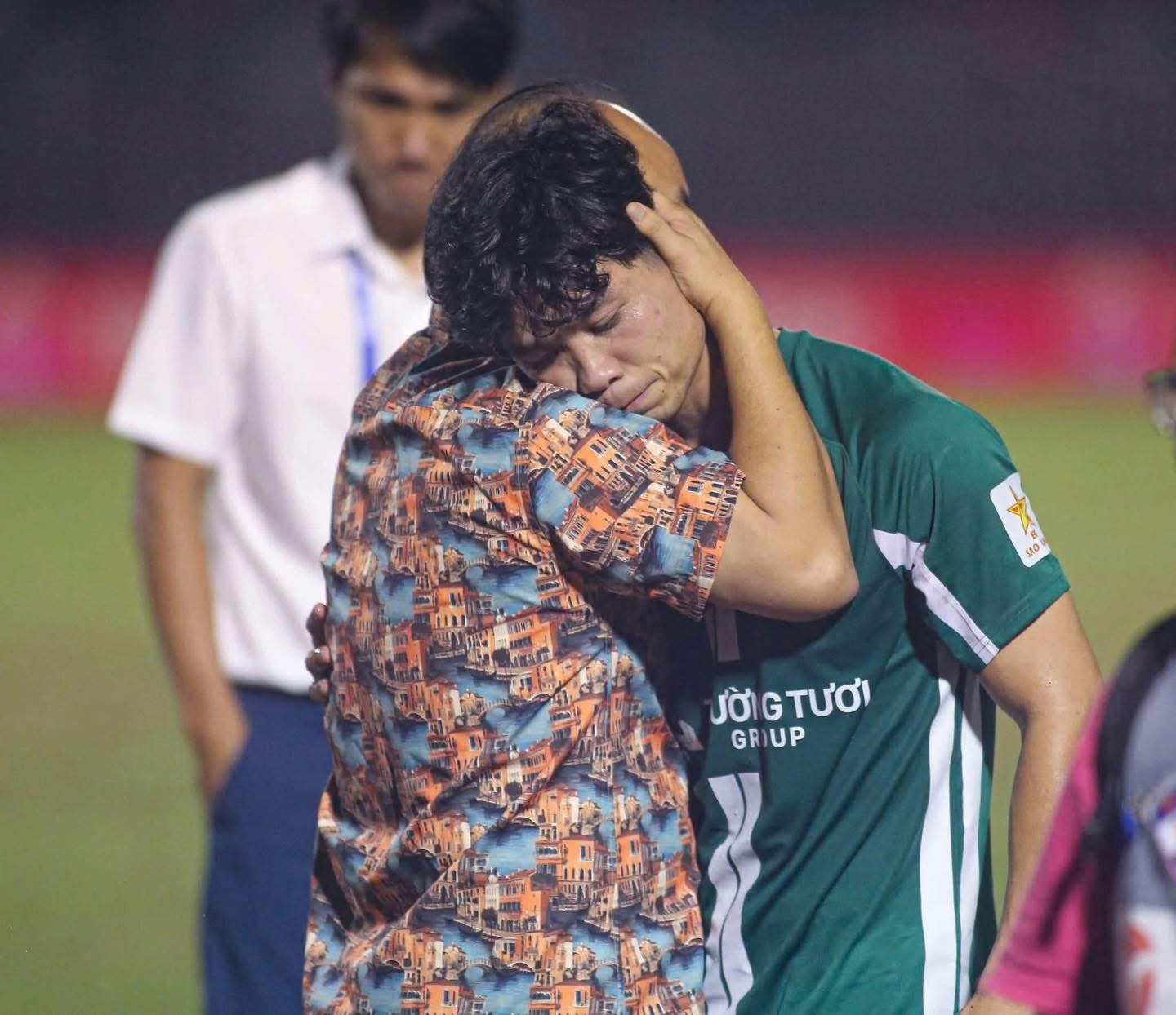 C&ocirc;ng Phượng d&iacute;nh chấn thương nặng- Ảnh 1.