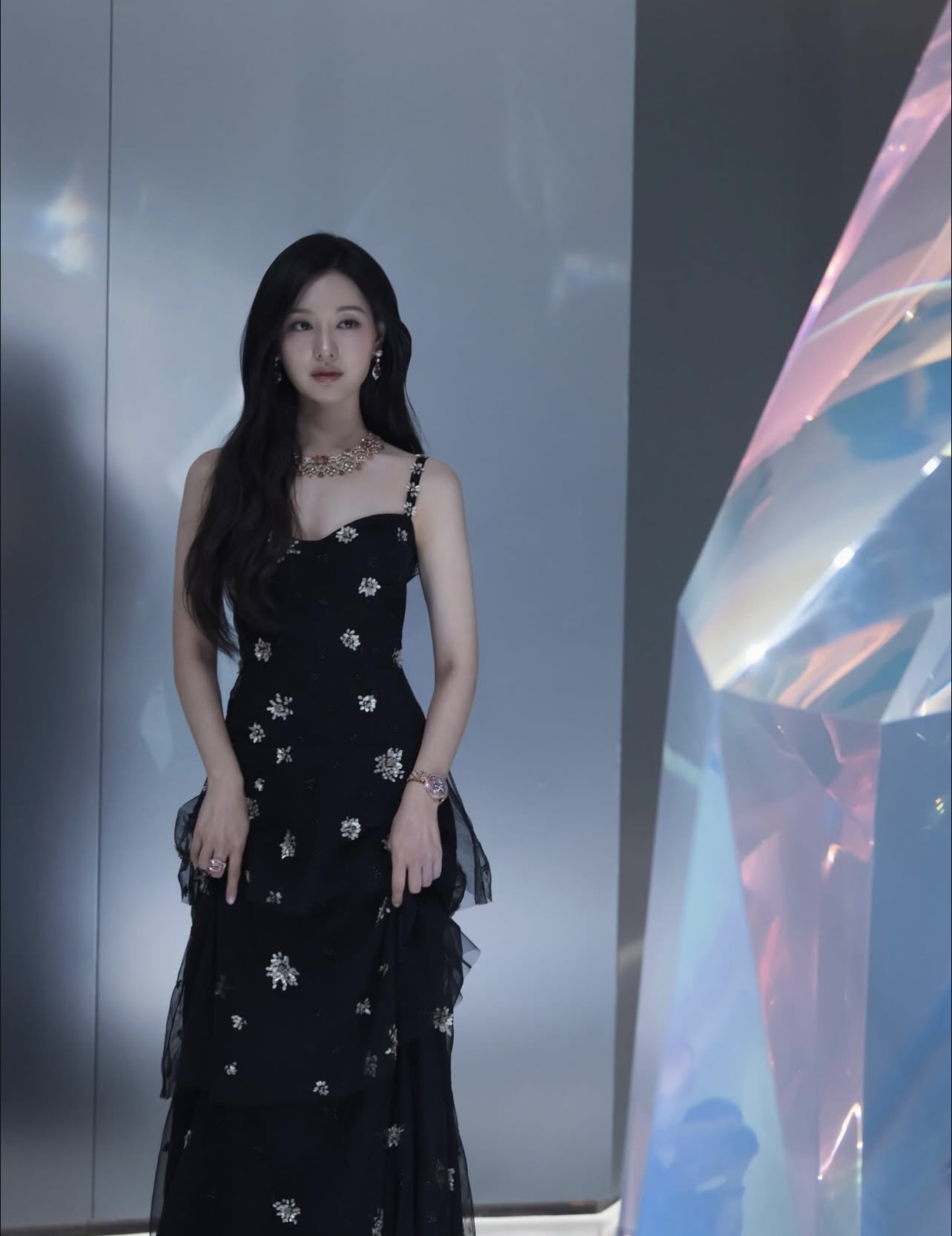 Kim Ji Won ra s&acirc;n bay th&ocirc;i cũng to&aacute;t ra &ldquo;đầy m&ugrave;i tiền&rdquo;- Ảnh 7.