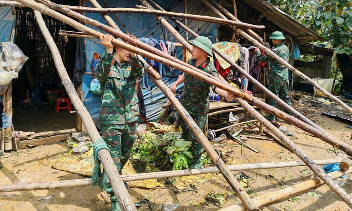 Mưa đ&aacute;, gi&ocirc;ng lốc xuất hiện ở Sơn La, Ph&uacute; Thọ- Ảnh 3.