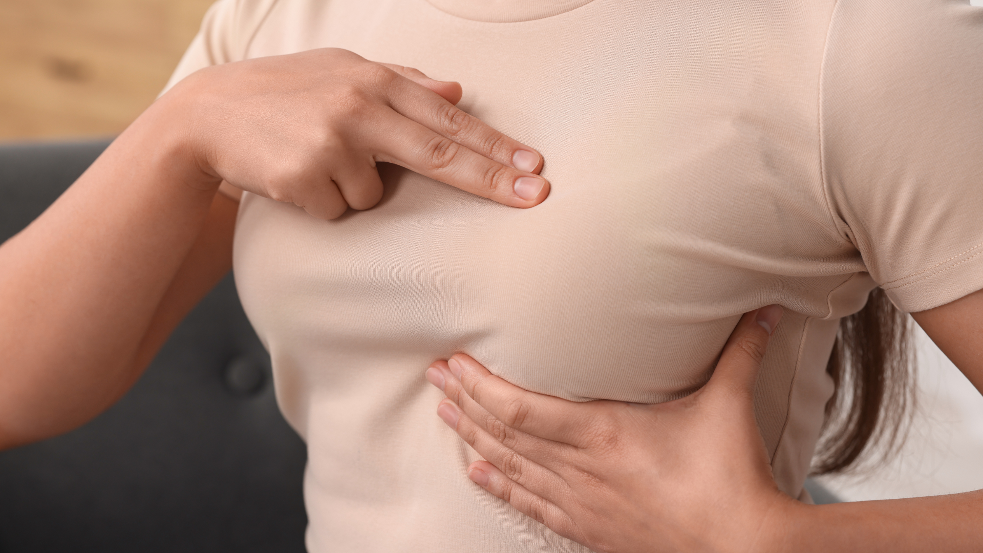 &Aacute; hậu Hong Kong mắc ung thư v&uacute; giai đoạn cuối d&ugrave; ph&aacute;t hiện sớm: Dấu hiệu cảnh b&aacute;o v&agrave; c&aacute;ch tự kiểm tra- Ảnh 5.