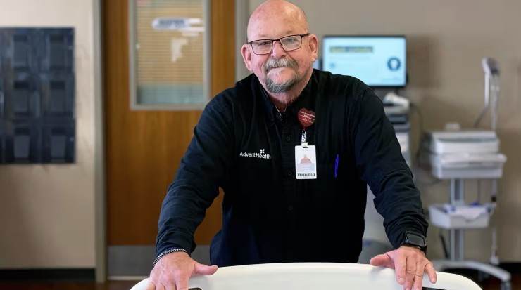 Đang đi đường bỗng đau thắt ngực, người đ&agrave;n &ocirc;ng h&agrave;nh động nhanh tr&iacute;, được b&aacute;c sĩ hết lời khen- Ảnh 1.