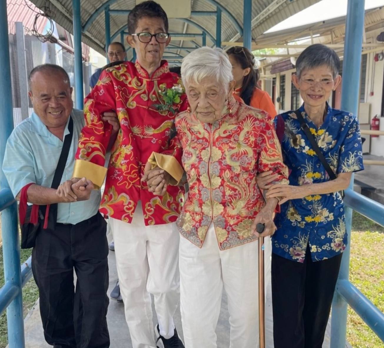 Cụ b&agrave; 91 tuổi quyết định kết h&ocirc;n với cụ &ocirc;ng 67 tuổi chỉ sau 3 th&aacute;ng hẹn h&ograve; tại viện dưỡng l&atilde;o- Ảnh 2.