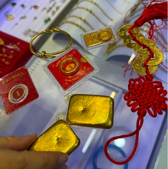 Nữ sinh H&agrave; Nội mang 114 chỉ v&agrave;ng đi b&aacute;n v&igrave; một b&agrave;i viết tr&ecirc;n mạng x&atilde; hội: Cảnh b&aacute;o n&oacute;ng- Ảnh 1.