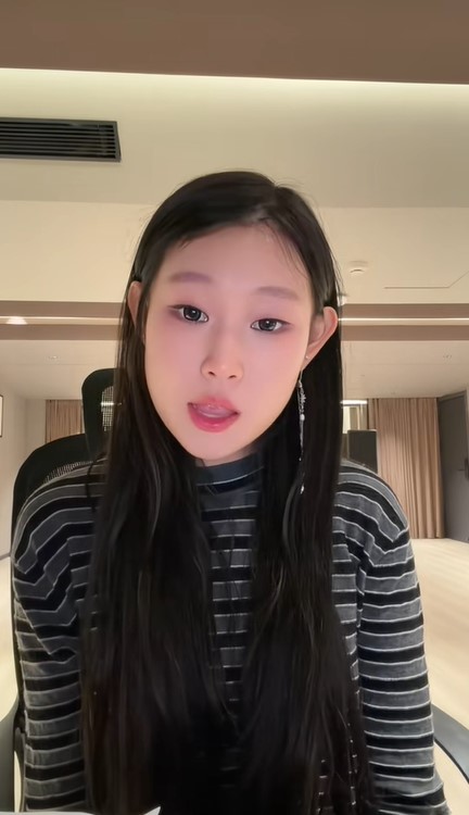 Con g&aacute;i sinh năm 2006 của một diễn vi&ecirc;n h&agrave;i bị ch&ecirc; bai v&igrave; k&eacute;m xinh, 12 năm sau "lột x&aacute;c" đẳng cấp- Ảnh 7.