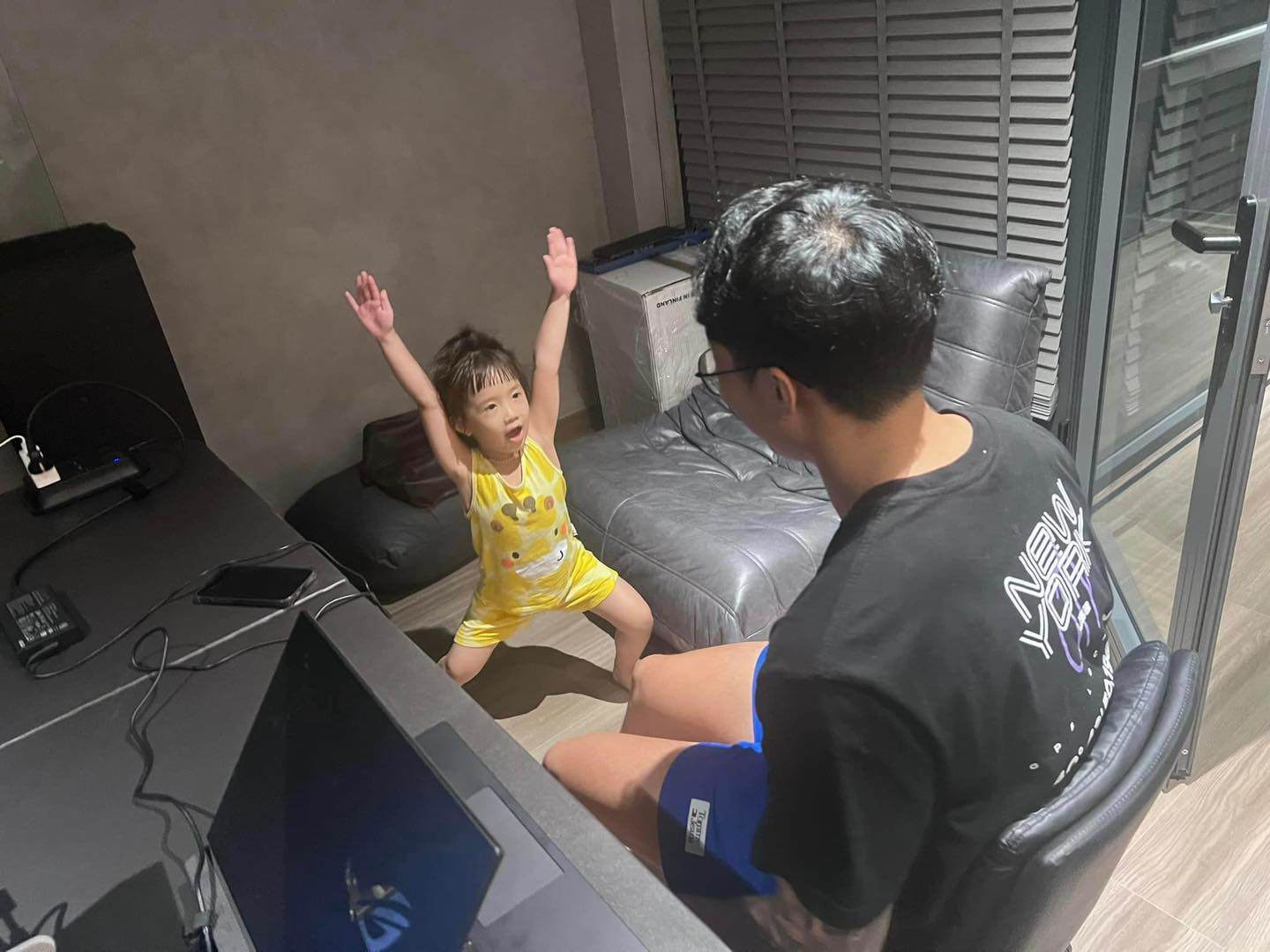 To&agrave;n cảnh biệt thự 5 tầng của JustaTee - Tr&acirc;m Anh- Ảnh 17.