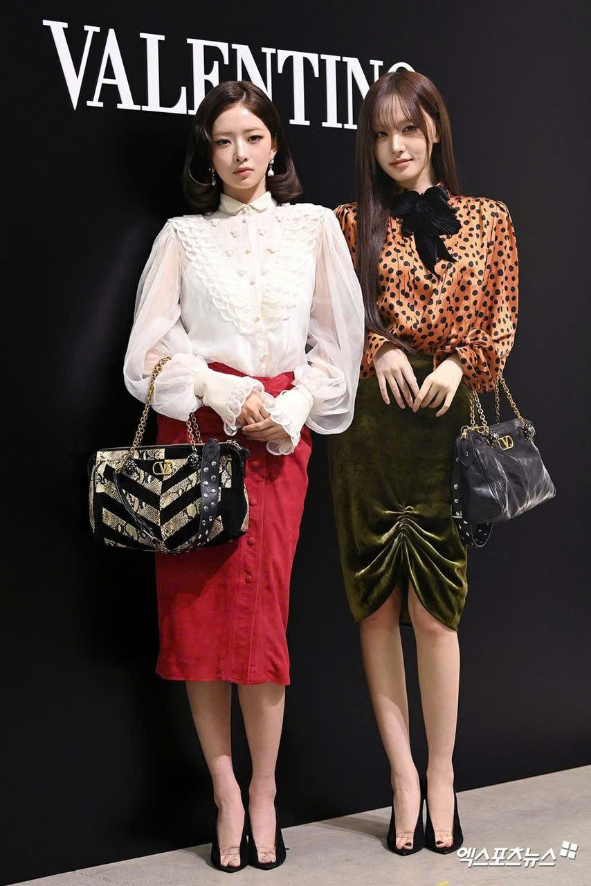 Gi&agrave;y "m&oacute;ng ngựa" của Valentino: 27 triệu đồng cho một thứ khiến ch&acirc;n bạn vừa to vừa kh&ocirc;ng thẩm mỹ c&oacute; xứng đ&aacute;ng?- Ảnh 1.