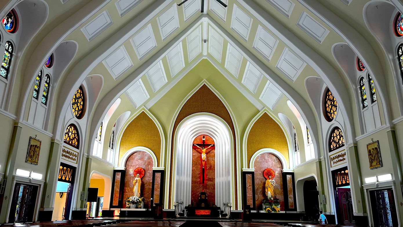 Chi&ecirc;m ngưỡng nh&agrave; thờ tuyệt đẹp ở Nha Trang- Ảnh 14.