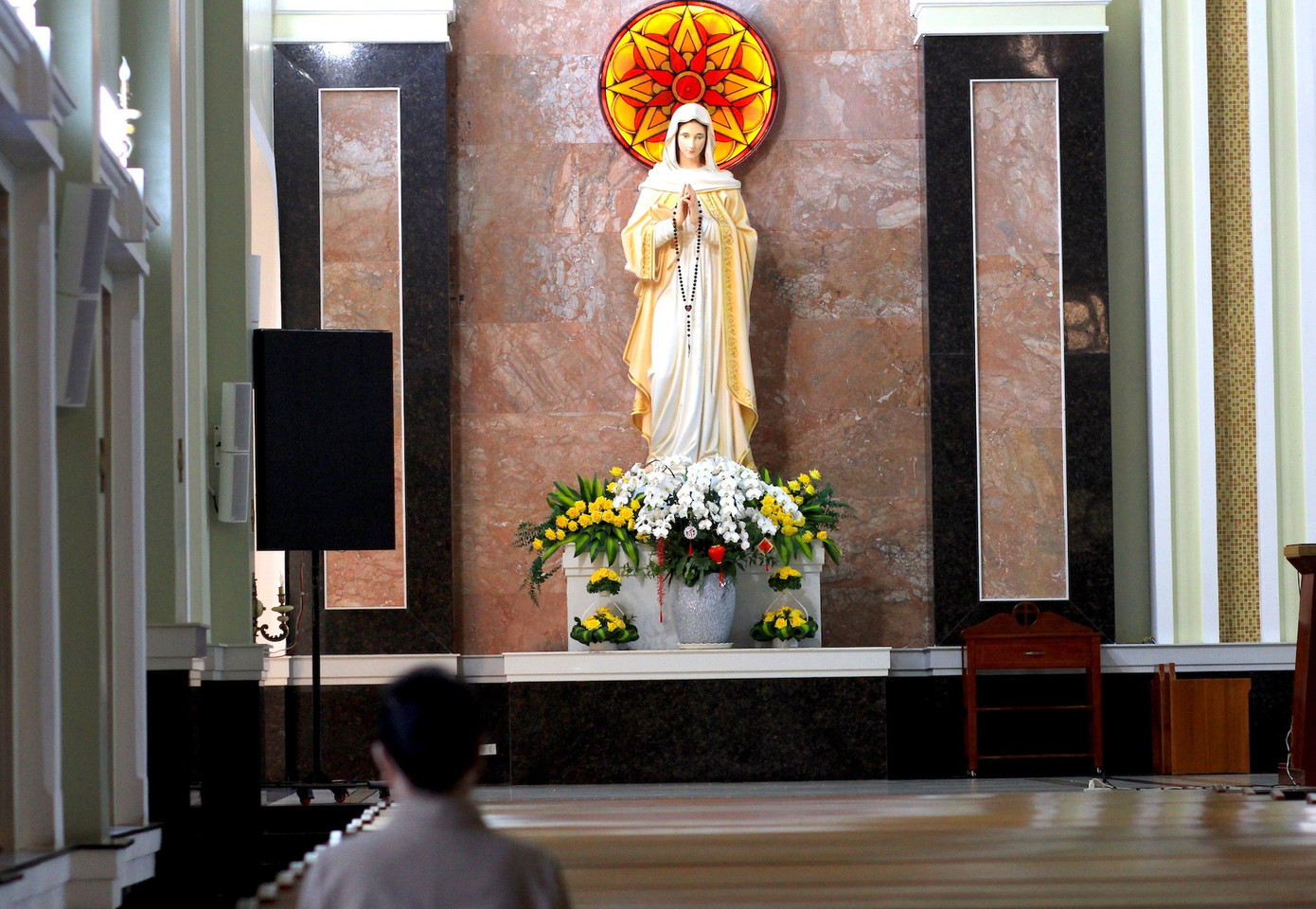 Chi&ecirc;m ngưỡng nh&agrave; thờ tuyệt đẹp ở Nha Trang- Ảnh 13.