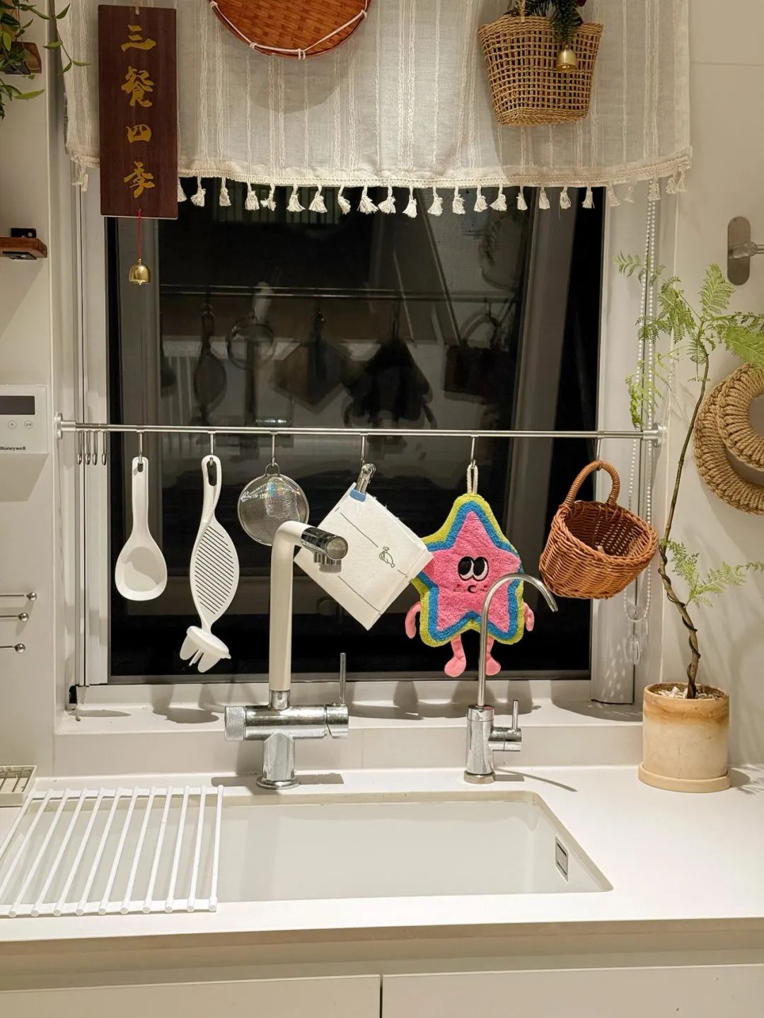 Nh&igrave;n bếp nh&agrave; h&agrave;ng x&oacute;m, t&ocirc;i mới nhận ra: M&igrave;nh đ&atilde; sắp xếp sai suốt bao năm - khoảng c&aacute;ch thật sự qu&aacute; lớn- Ảnh 10.