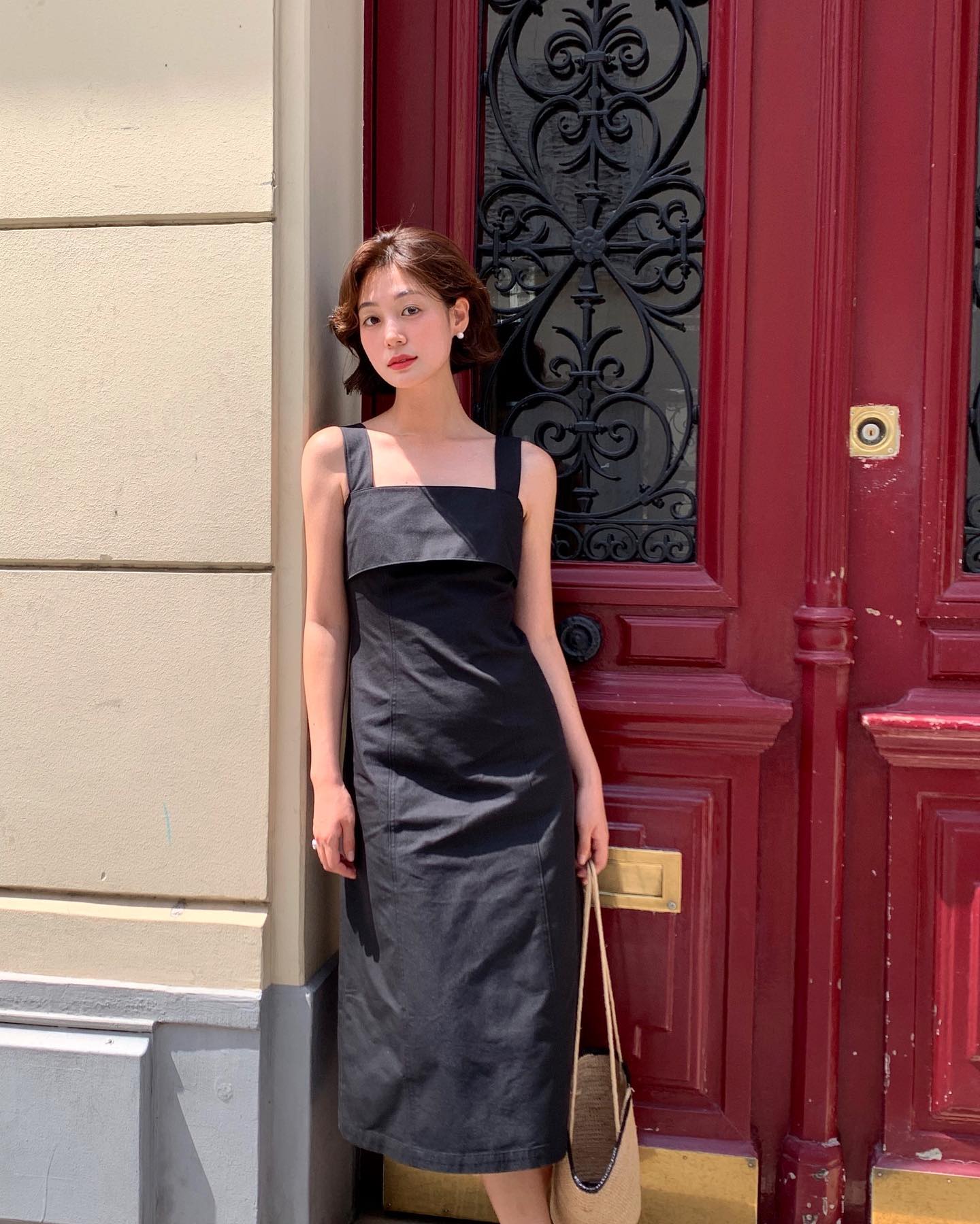 5 c&ocirc;ng thức diện đồ m&agrave;u trung t&iacute;nh đơn giản nhưng si&ecirc;u cuốn h&uacute;t, mặc đẹp chỉ trong 3 ph&uacute;t l&agrave; c&oacute; thật- Ảnh 10.