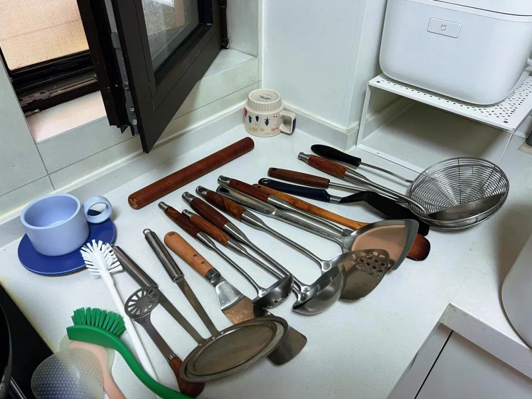 Nh&igrave;n bếp nh&agrave; h&agrave;ng x&oacute;m, t&ocirc;i mới nhận ra: M&igrave;nh đ&atilde; sắp xếp sai suốt bao năm - khoảng c&aacute;ch thật sự qu&aacute; lớn- Ảnh 3.