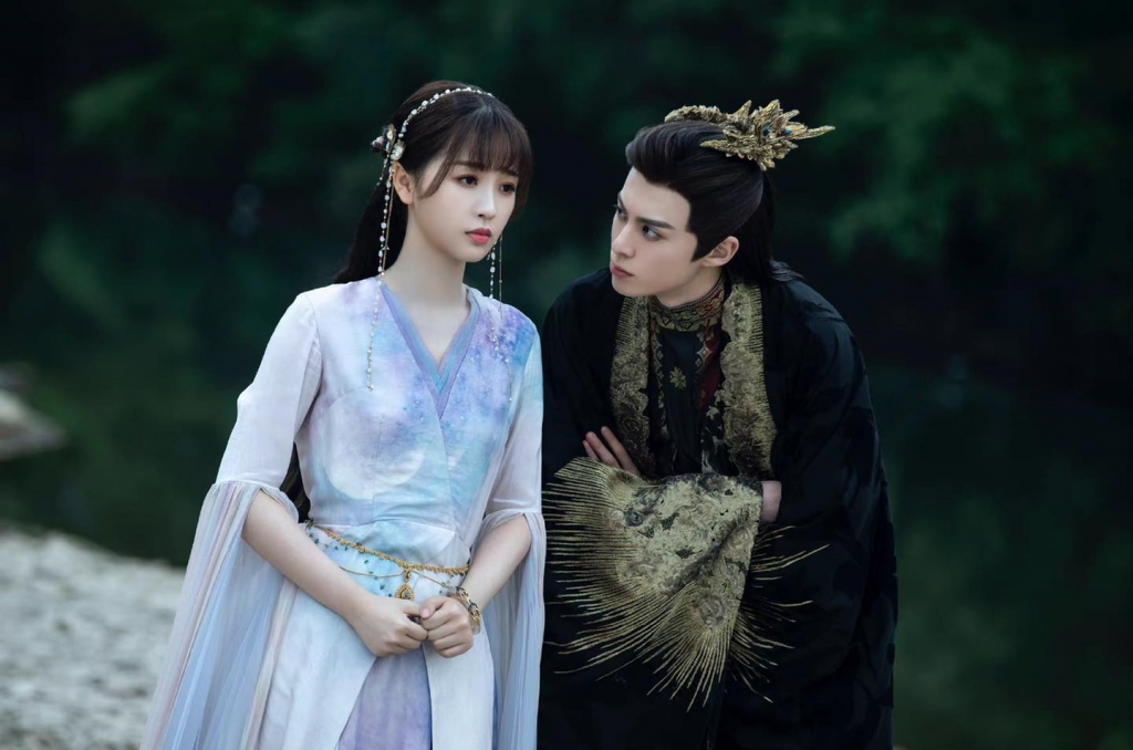 Qu&aacute; mệt mỏi với Trục Ngọc: Hết k&eacute; fame Cổ Thi&ecirc;n Lạc lại giẫm đạp Triệu Lệ Dĩnh, th&egrave;m nổi tiếng đến ph&aacute;t đi&ecirc;n- Ảnh 2.