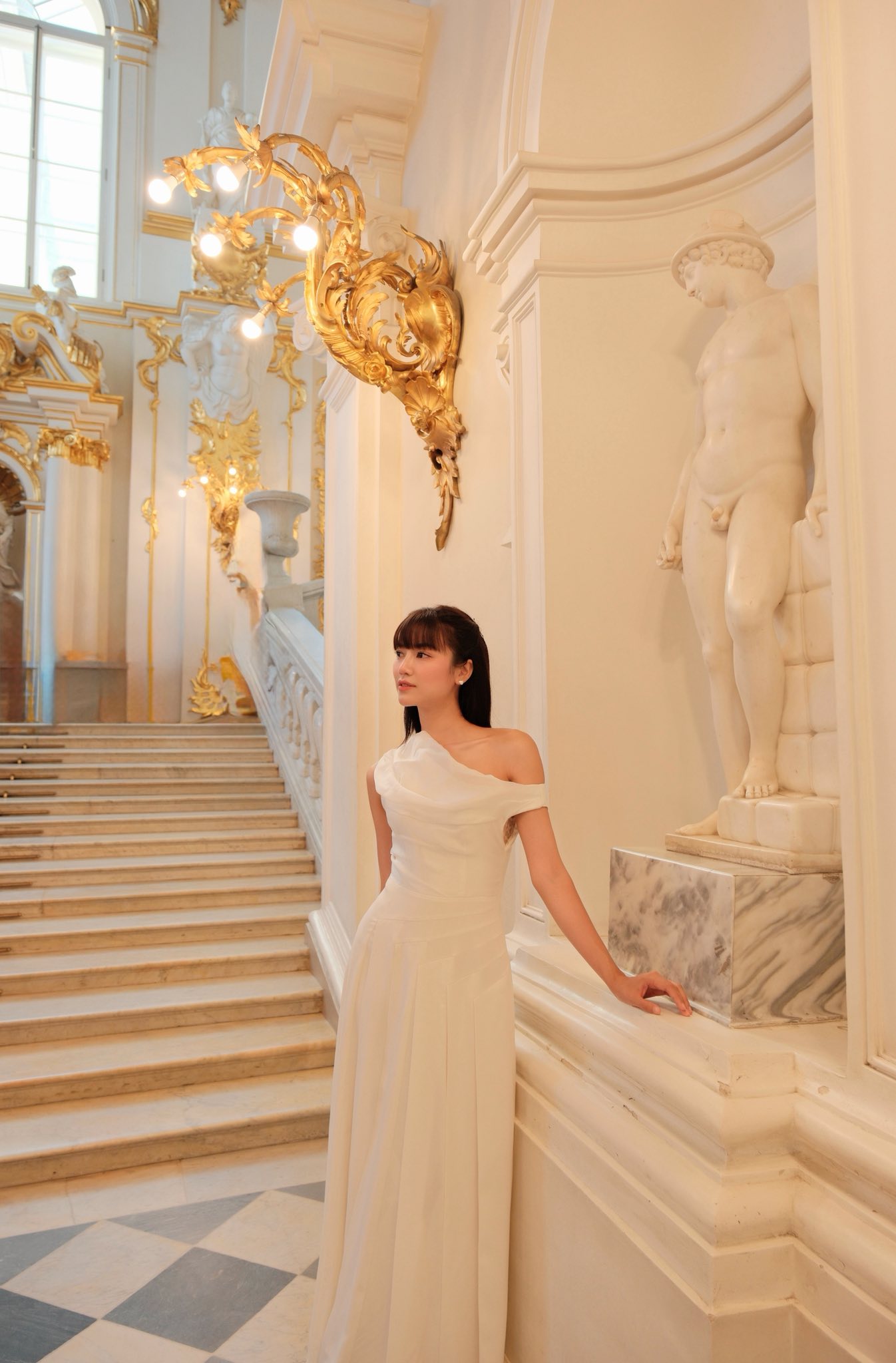 Người đ&agrave;n b&agrave; l&agrave;ng ch&agrave;i "chửi như h&aacute;t" tr&ecirc;n phim giờ v&agrave;ng VTV: Ngo&agrave;i đời xinh bất ngờ, lại th&ecirc;m style đẹp miễn ch&ecirc;- Ảnh 19.