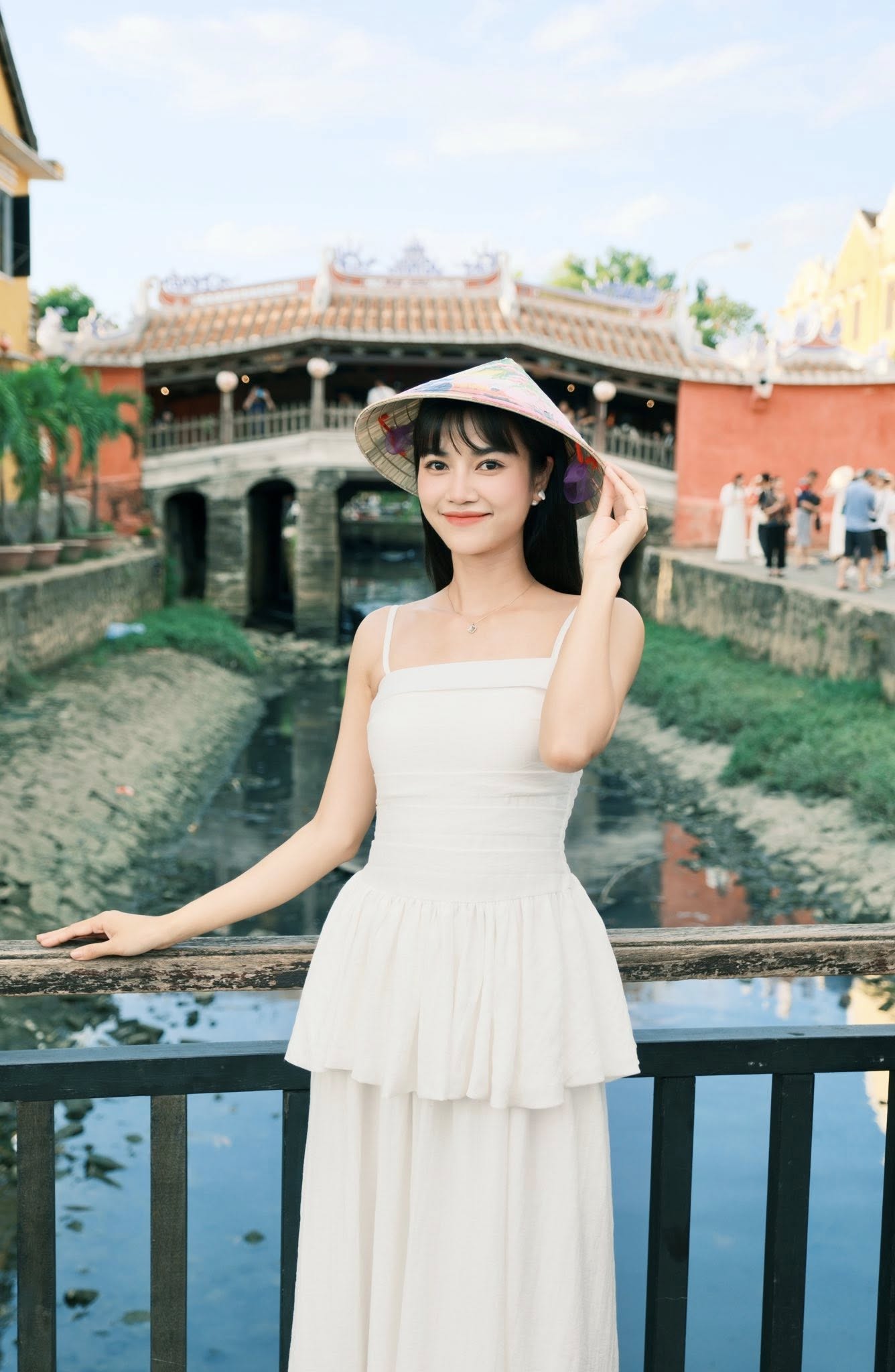 Người đ&agrave;n b&agrave; l&agrave;ng ch&agrave;i "chửi như h&aacute;t" tr&ecirc;n phim giờ v&agrave;ng VTV: Ngo&agrave;i đời xinh bất ngờ, lại th&ecirc;m style đẹp miễn ch&ecirc;- Ảnh 12.