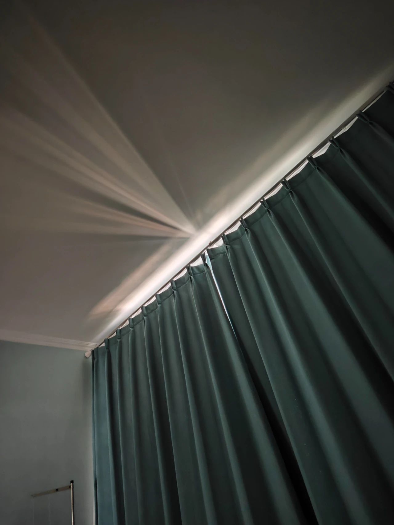 7 thiết kế ph&ograve;ng ngủ tưởng hợp l&yacute; nhưng ở l&acirc;u mới thấy kh&ocirc;ng kh&aacute;c g&igrave; "c&aacute;i bẫy", rất nhiều gia đ&igrave;nh đang mắc m&agrave; kh&ocirc;ng biết- Ảnh 1.