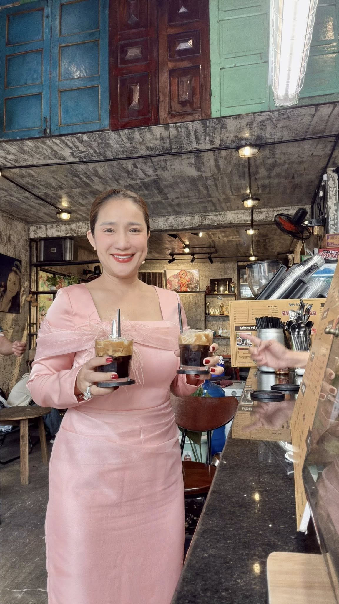 Nữ NSƯT nổi tiếng miền Nam phải đ&oacute;ng cửa qu&aacute;n cafe 25 ngh&igrave;n/ly ở G&ograve; Vấp sau 9 th&aacute;ng- Ảnh 2.