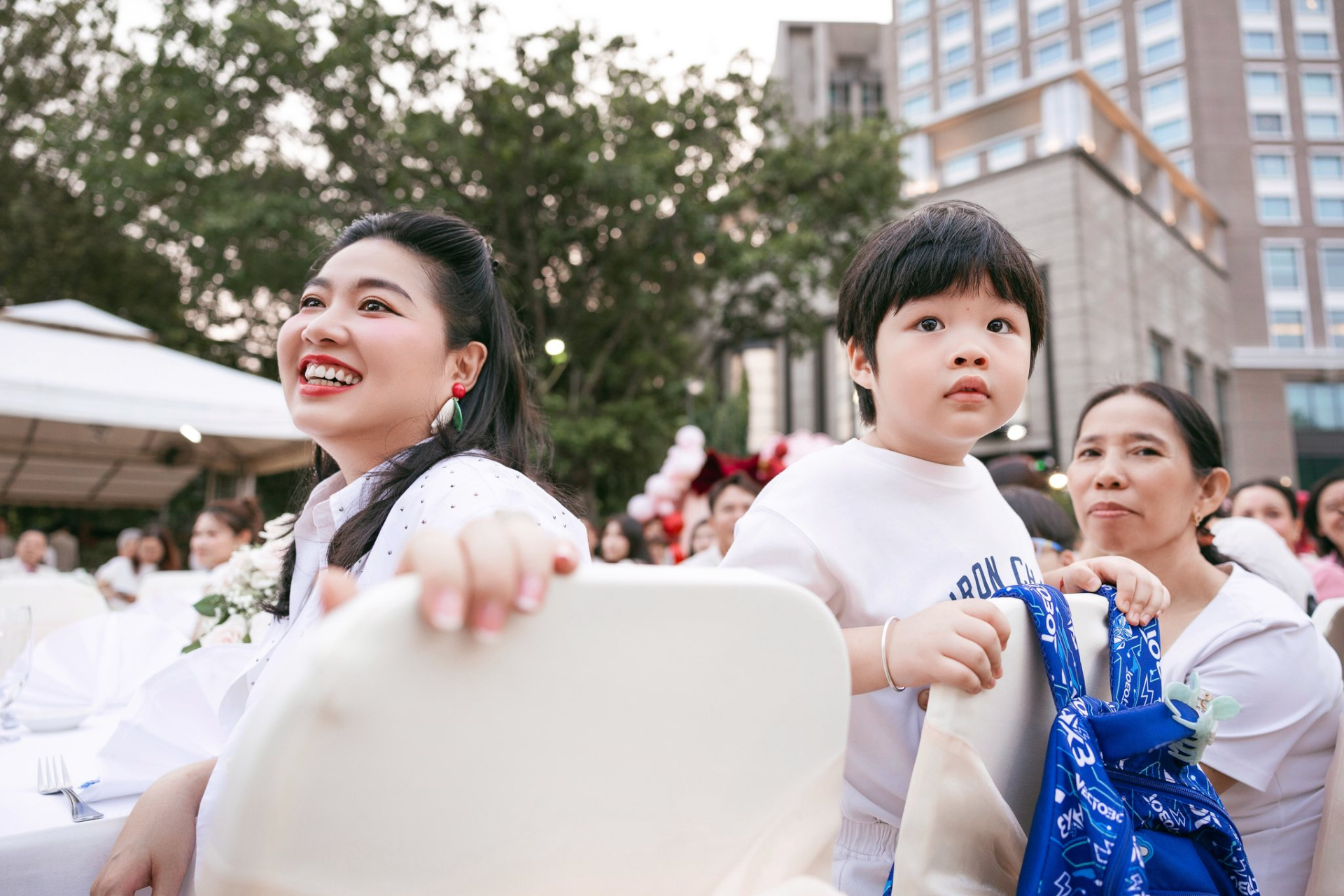 Tiệc th&ocirc;i n&ocirc;i quy tụ cả showbiz của con g&aacute;i Puka: Ho&agrave; Minzy lẻ b&oacute;ng, 1 đ&ocirc;i lộ diện giữa tin đồn c&oacute; tin vui- Ảnh 13.