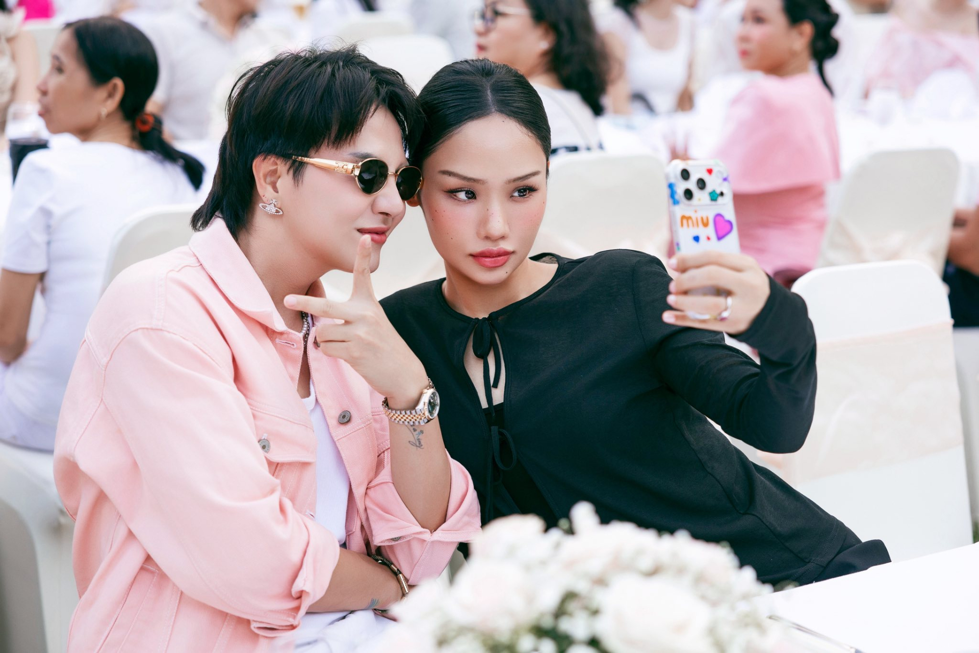 Tiệc th&ocirc;i n&ocirc;i quy tụ cả showbiz của con g&aacute;i Puka: Ho&agrave; Minzy lẻ b&oacute;ng, 1 đ&ocirc;i lộ diện giữa tin đồn c&oacute; tin vui- Ảnh 16.