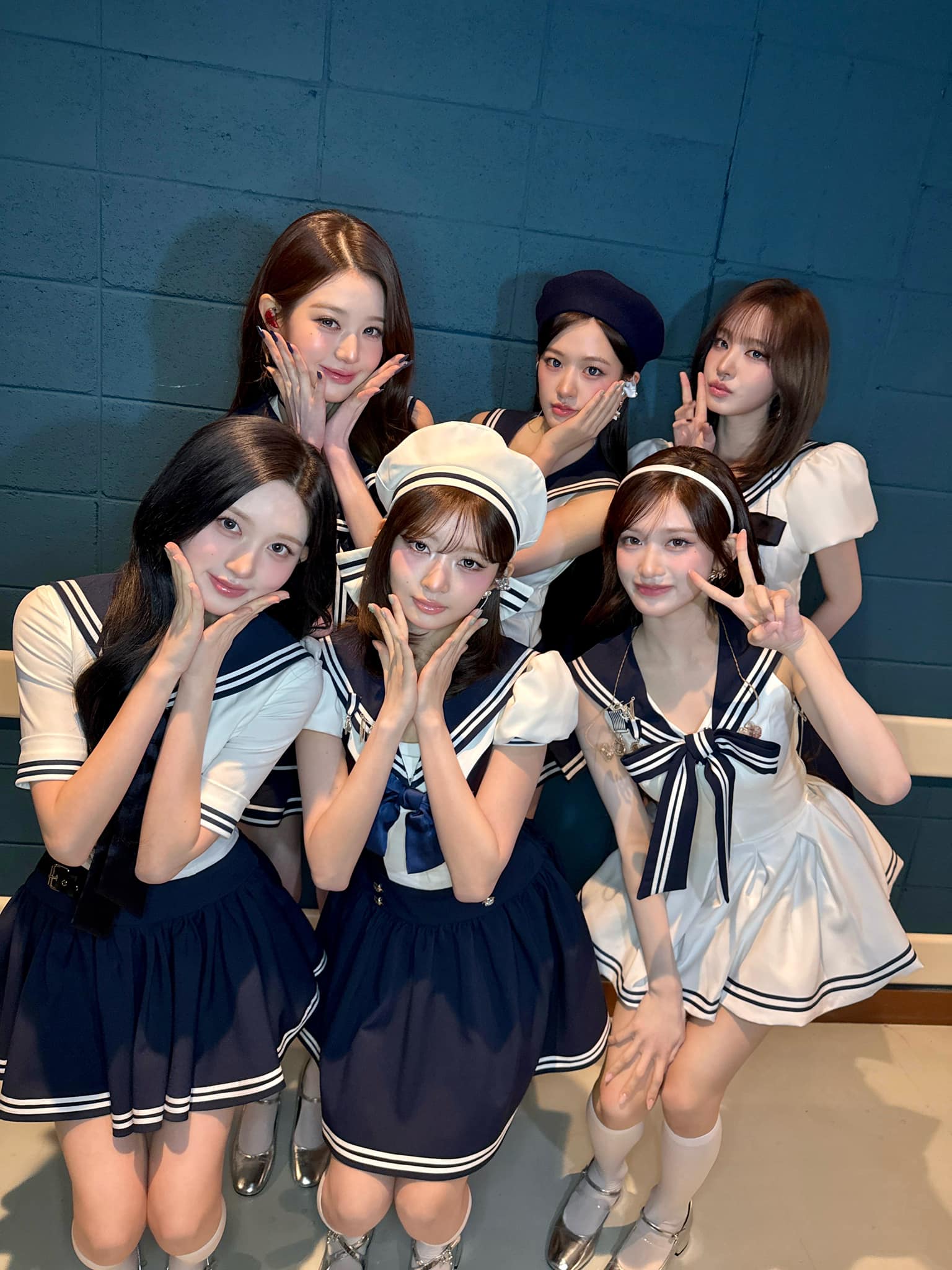 Cả nh&oacute;m mỹ nh&acirc;n bị đối xử bất c&ocirc;ng để l&agrave;m nền cho c&ocirc;ng ch&uacute;a Kpop: Nổi bật đ&acirc;u kh&ocirc;ng thấy, lộ cả t&aacute; khuyết điểm- Ảnh 9.