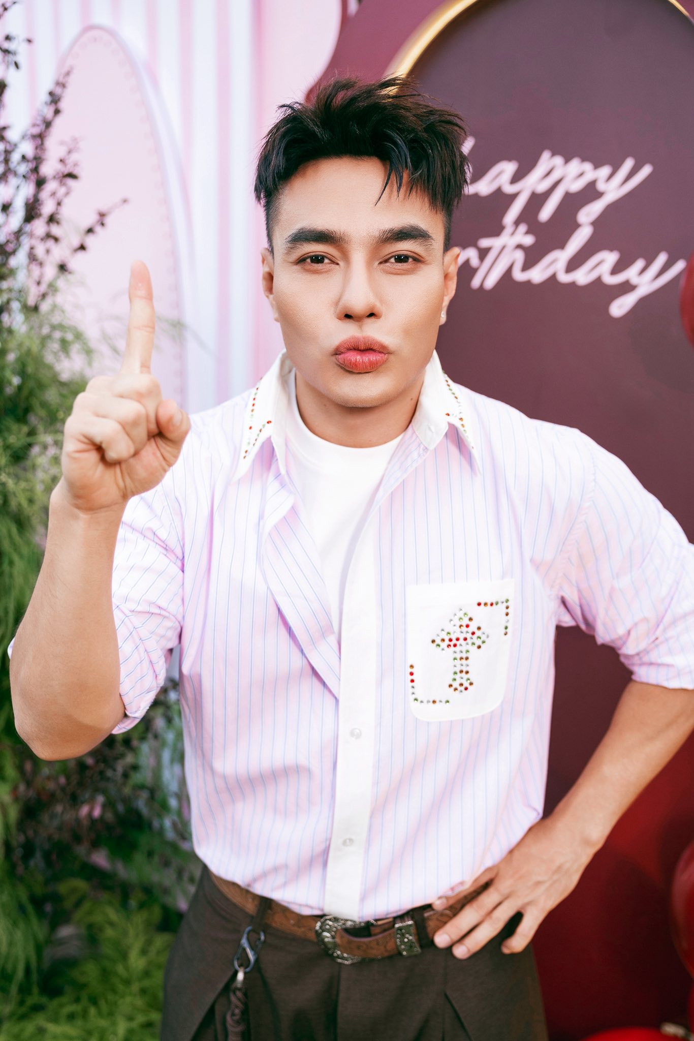 Tiệc th&ocirc;i n&ocirc;i quy tụ cả showbiz của con g&aacute;i Puka: Ho&agrave; Minzy lẻ b&oacute;ng, 1 đ&ocirc;i lộ diện giữa tin đồn c&oacute; tin vui- Ảnh 7.