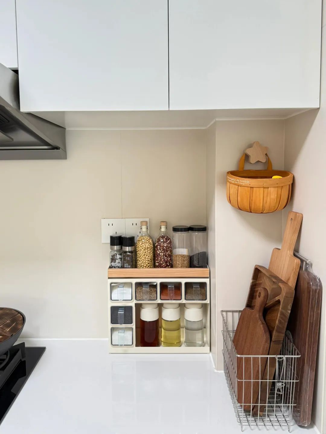 Nh&igrave;n bếp nh&agrave; h&agrave;ng x&oacute;m, t&ocirc;i mới nhận ra: M&igrave;nh đ&atilde; sắp xếp sai suốt bao năm - khoảng c&aacute;ch thật sự qu&aacute; lớn- Ảnh 1.