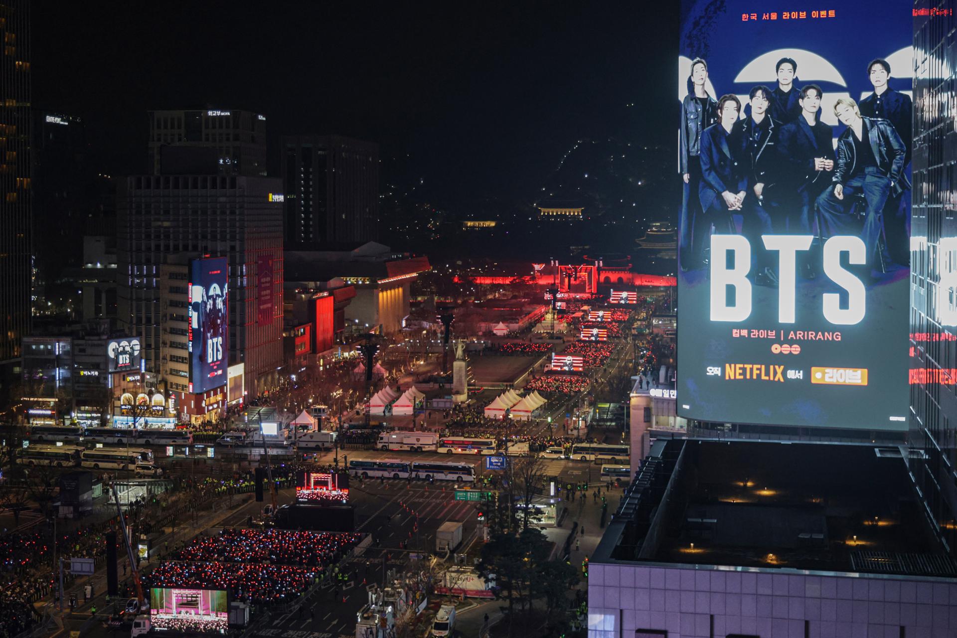 BTS comeback kh&ocirc;ng như mơ, cổ phiếu HYBE "bay m&agrave;u" 15% chỉ sau một đ&ecirc;m- Ảnh 1.