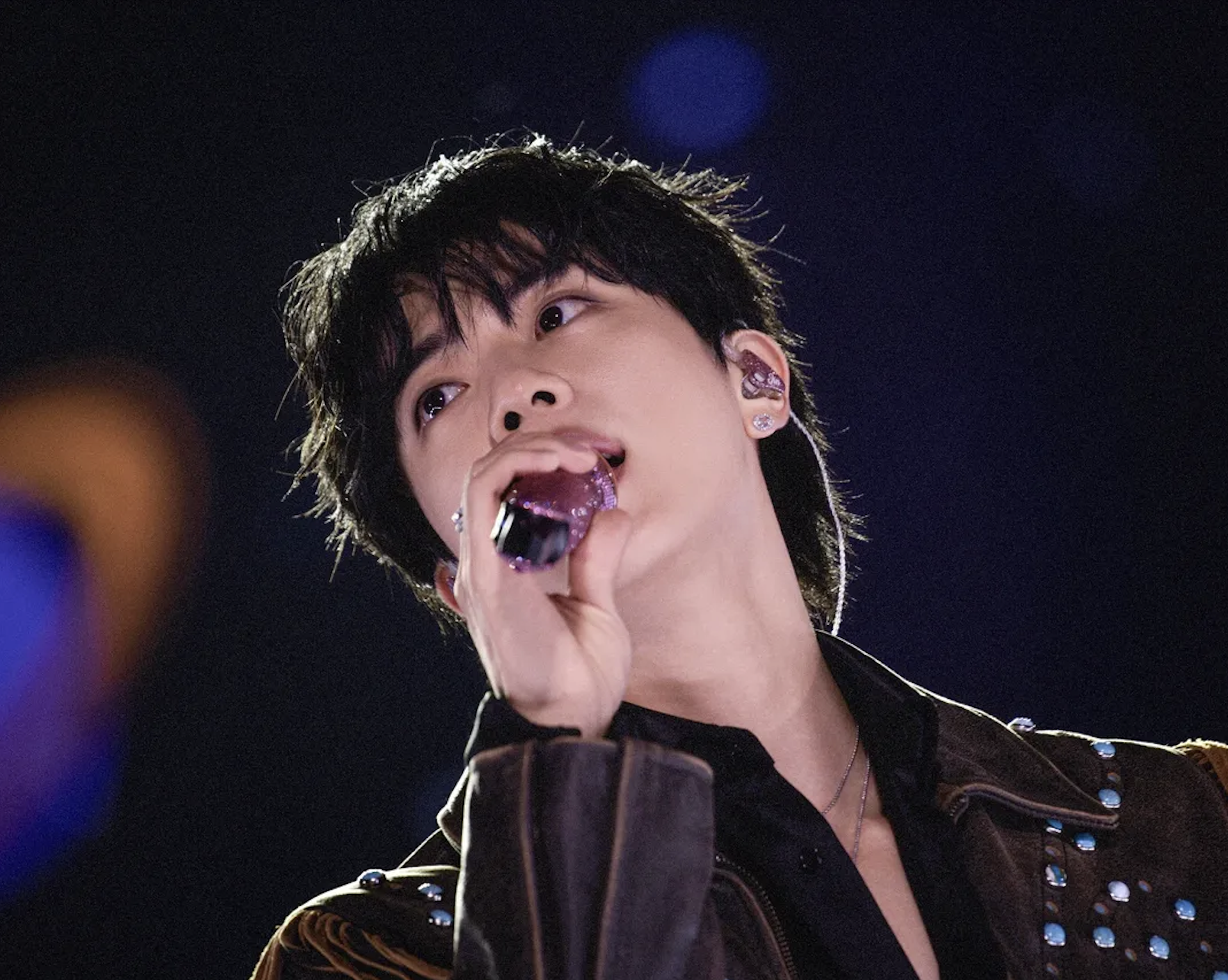 Mỹ nam đẹp nhất thế giới bị ruồng bỏ, c&ocirc;ng ty quản l&yacute; BTS &ldquo;th&ecirc;m dầu v&agrave;o lửa&rdquo;- Ảnh 4.