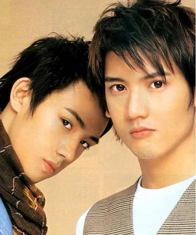 Nam thần thanh xu&acirc;n bị hủy hoại v&igrave; 1 scandal: Giờ đi ph&aacute;t tờ rơi khu&acirc;n v&aacute;c, xin từng hộp sữa nu&ocirc;i 4 con thơ- Ảnh 4.