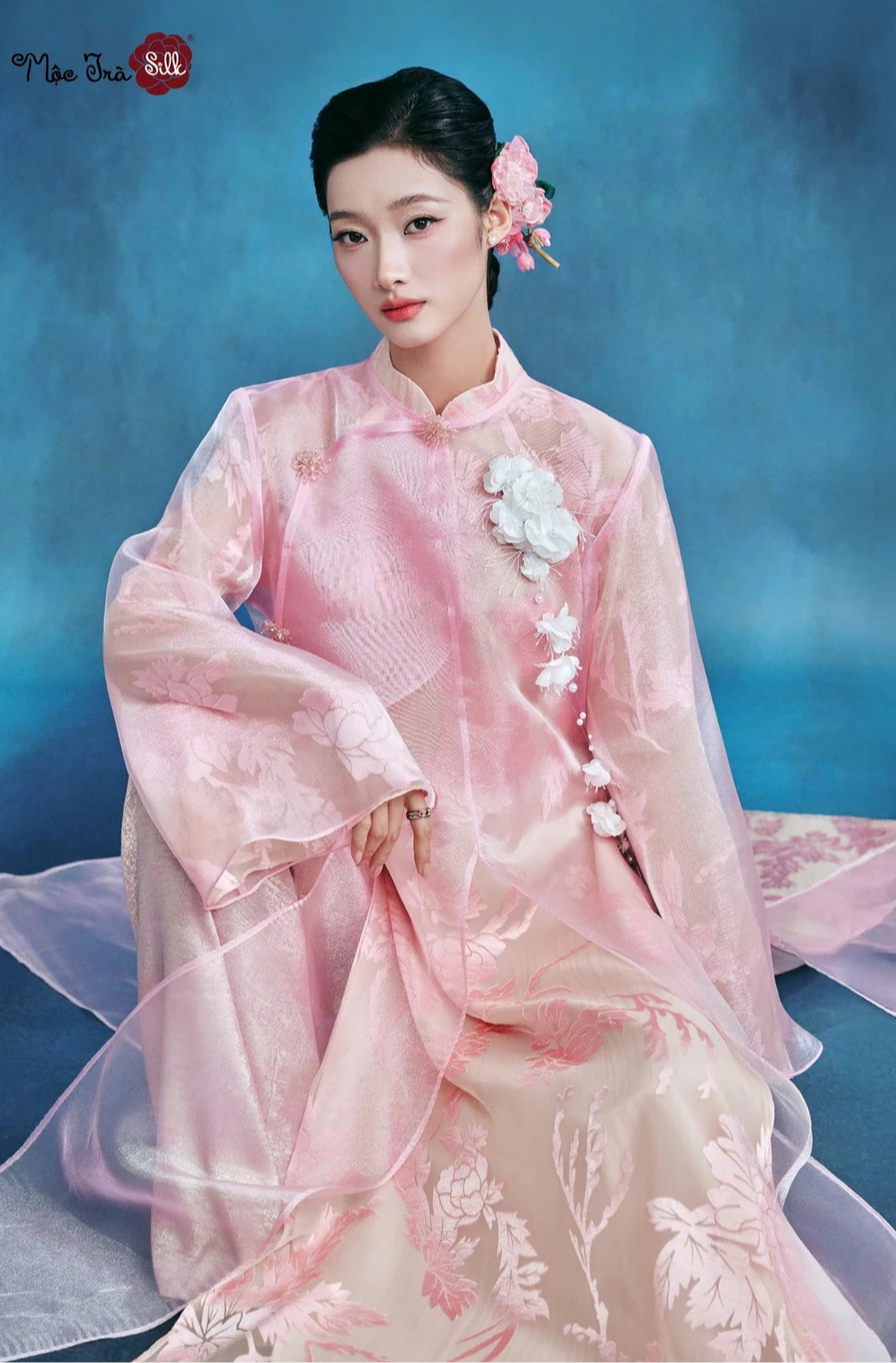 C&ocirc; d&acirc;u hot nhất TikTok h&ocirc;m nay: Diện &aacute;o d&agrave;i xinh ph&aacute;t s&aacute;ng, cả c&otilde;i mạng "ăn cưới online"- Ảnh 9.