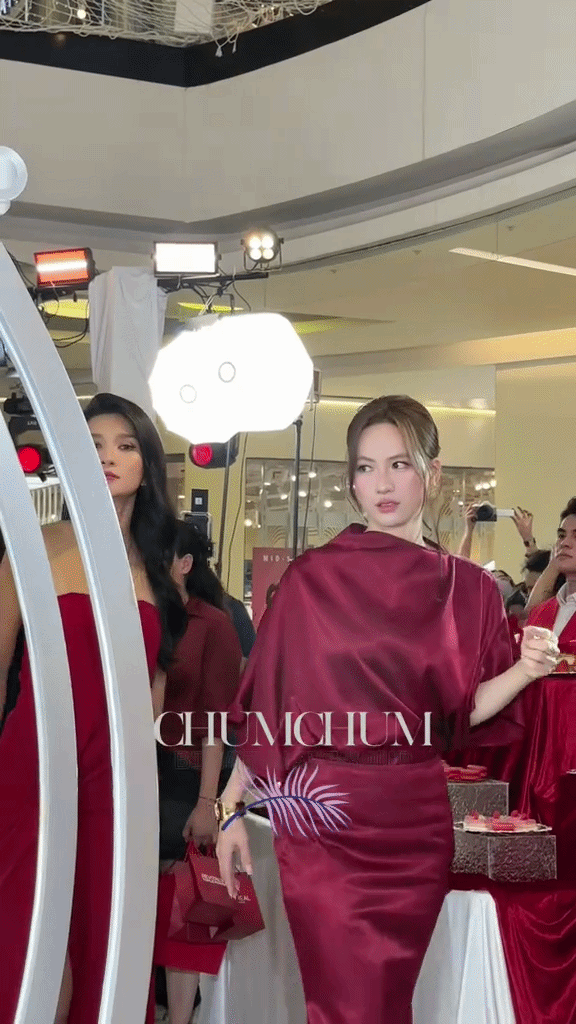 Khung h&igrave;nh nhiều mỹ nh&acirc;n hội tụ: Kim Tuyến hay Phương Anh Đ&agrave;o mới l&agrave; người đẹp nhất Vbiz?- Ảnh 1.