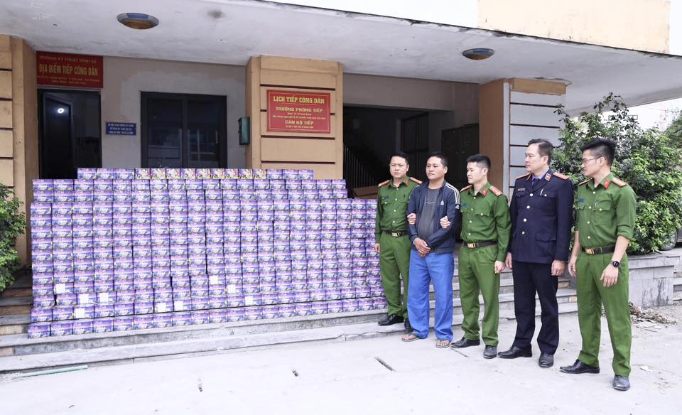 Bắt b&agrave; Phan Thanh Hương 63 tuổi- Ảnh 1.