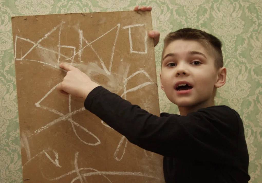 Chuyện g&igrave; đ&atilde; xảy ra với cậu b&eacute; tự nhận m&igrave;nh "đến từ sao Hỏa" nổi tiếng c&aacute;ch đ&acirc;y 20 năm?- Ảnh 1.