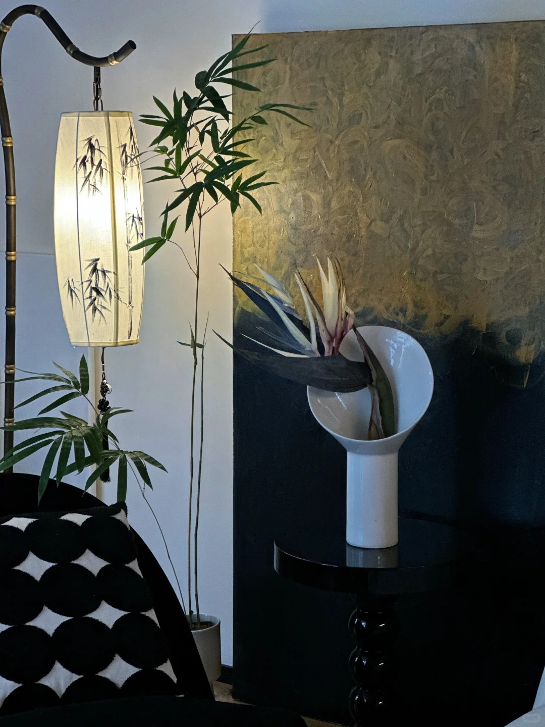 Thấy c&agrave;nh Bạch hạc "chảy nước mắt", tưởng hỏng h&oacute;a ra vớ được b&aacute;u vật decor: Lo&agrave;i hoa qu&yacute; tộc đang l&agrave;m mưa l&agrave;m gi&oacute; hội nghiện Wabi-sabi sang chảnh- Ảnh 14.