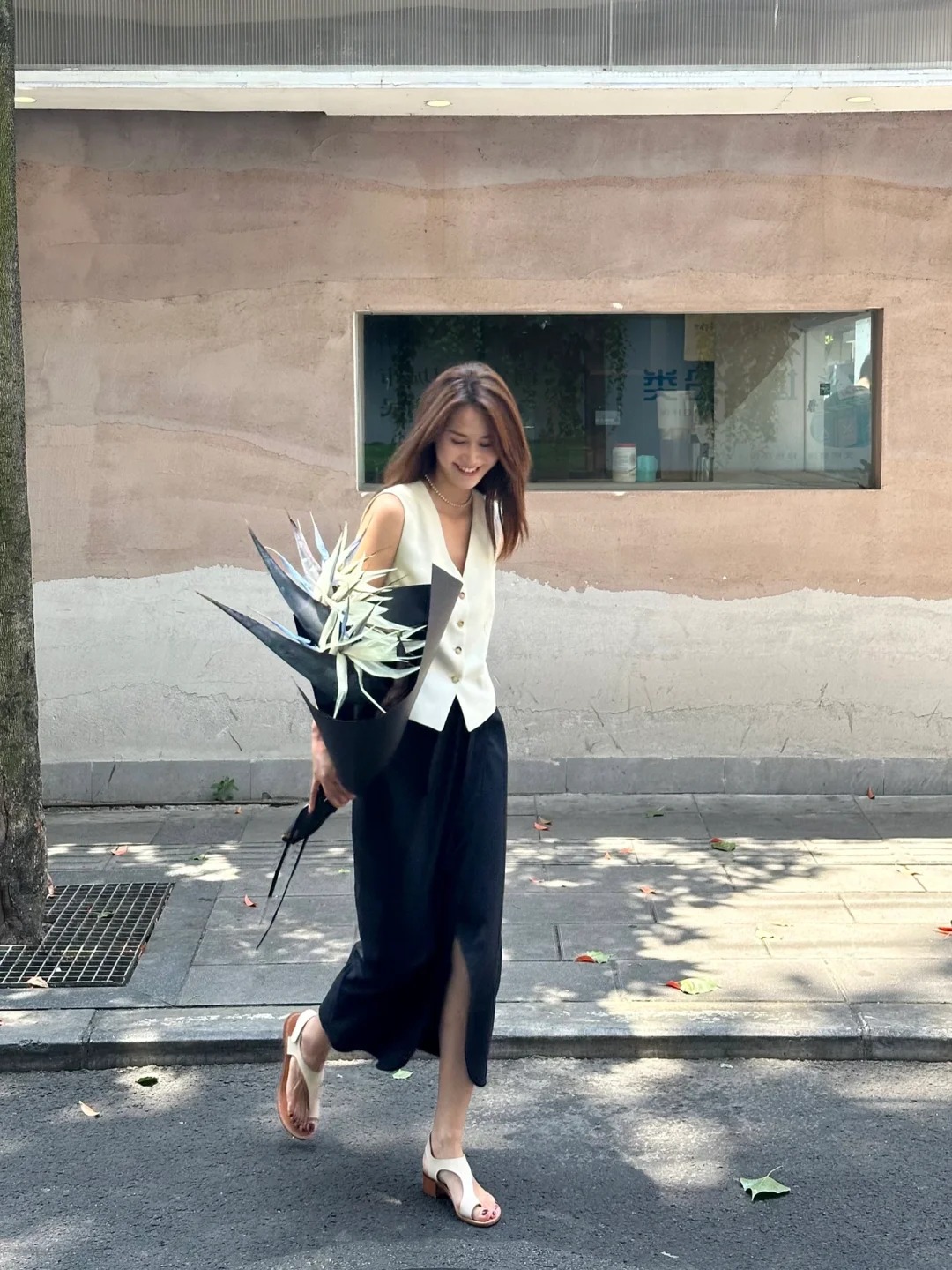 Thấy c&agrave;nh Bạch hạc "chảy nước mắt", tưởng hỏng h&oacute;a ra vớ được b&aacute;u vật decor: Lo&agrave;i hoa qu&yacute; tộc đang l&agrave;m mưa l&agrave;m gi&oacute; hội nghiện Wabi-sabi sang chảnh- Ảnh 8.