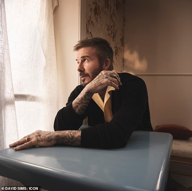 Bị con d&acirc;u xuất th&acirc;n nh&agrave; tỷ ph&uacute; "đ&aacute; đểu", con ruột "ch&acirc;m biếm", David Beckham đang l&agrave;m g&igrave; giữa mớ lộn xộn của gia đ&igrave;nh?- Ảnh 2.