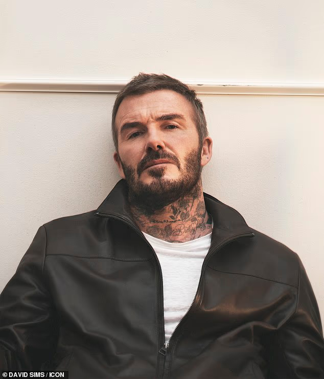 Bị con d&acirc;u xuất th&acirc;n nh&agrave; tỷ ph&uacute; "đ&aacute; đểu", con ruột "ch&acirc;m biếm", David Beckham đang l&agrave;m g&igrave; giữa mớ lộn xộn của gia đ&igrave;nh?- Ảnh 1.