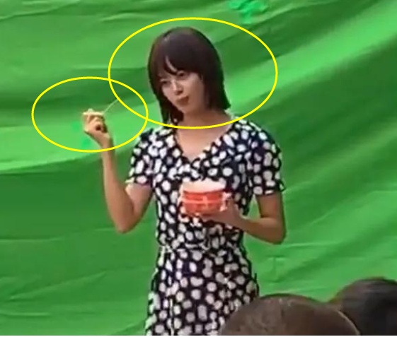 Mỹ nh&acirc;n phim cung đấu ăn đậu hủ thối v&ocirc; tư nhả v&agrave;o tay trợ l&yacute;- Ảnh 3.