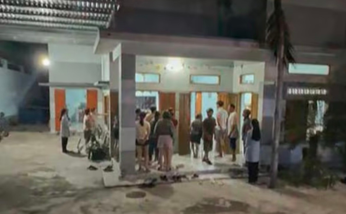 Người cha &ldquo;đổi mạng&rdquo; cứu hai con tho&aacute;t khỏi d&ograve;ng nước xo&aacute;y tr&ecirc;n biển- Ảnh 1.