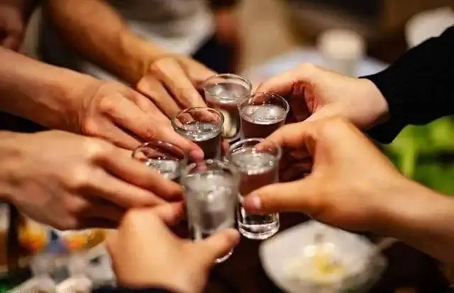 Ng&agrave;y c&agrave;ng c&oacute; nhiều người mắc ung thư đại trực tr&agrave;ng, b&aacute;c sĩ cảnh b&aacute;o: Th&agrave; nhịn đ&oacute;i c&ograve;n hơn ăn nhiều 5 thực phẩm n&agrave;y- Ảnh 4.