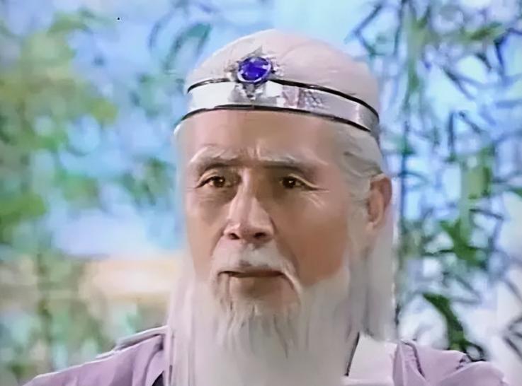 Tr&ecirc;n đời c&oacute; đ&uacute;ng 1 người s&aacute;ng đi đ&oacute;ng phim, tối l&agrave;m điệp vi&ecirc;n, danh t&iacute;nh thật l&agrave; b&iacute; ẩn lớn nhất showbiz- Ảnh 1.