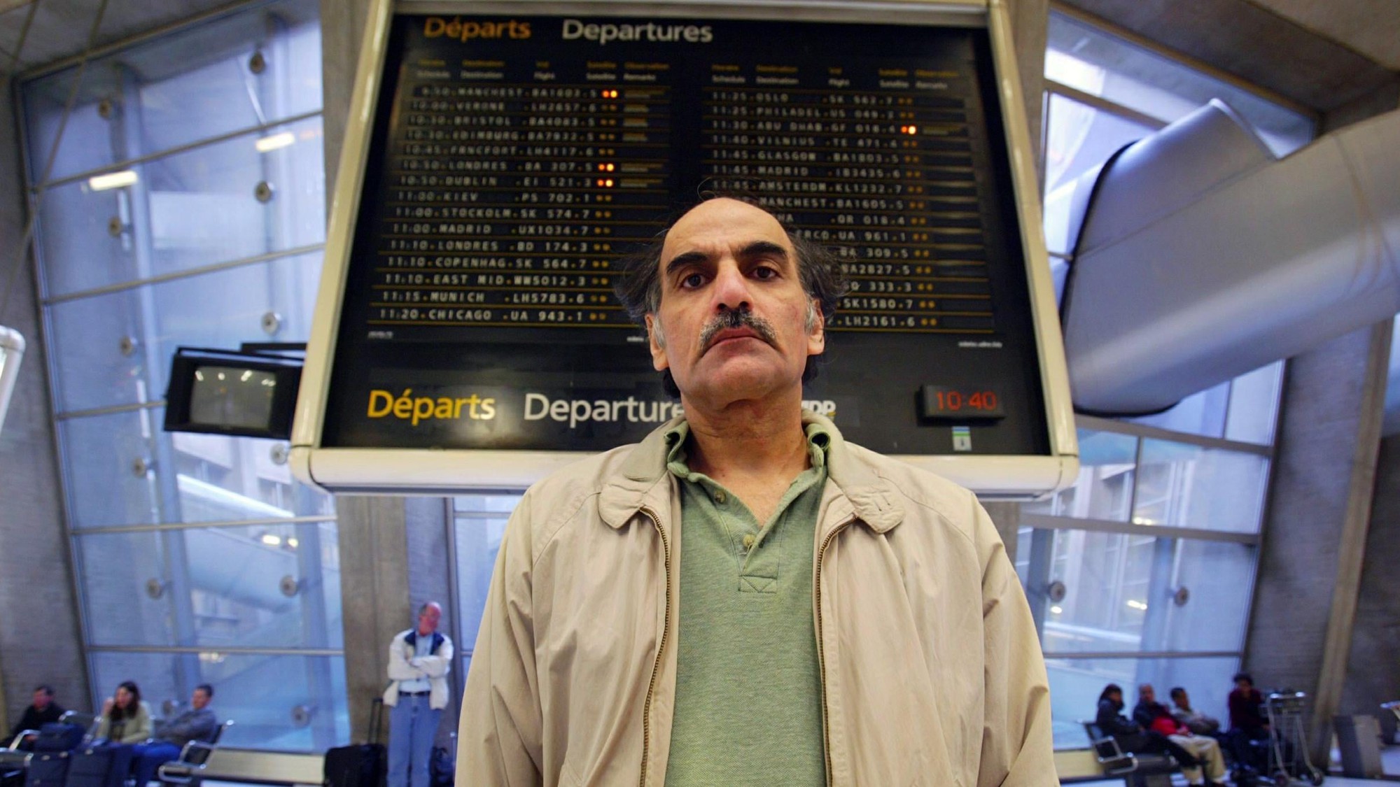 Người đ&agrave;n &ocirc;ng sống trong s&acirc;n bay suốt 18 năm, kh&ocirc;ng ở tr&ecirc;n bất kỳ quốc gia n&agrave;o- Ảnh 1.