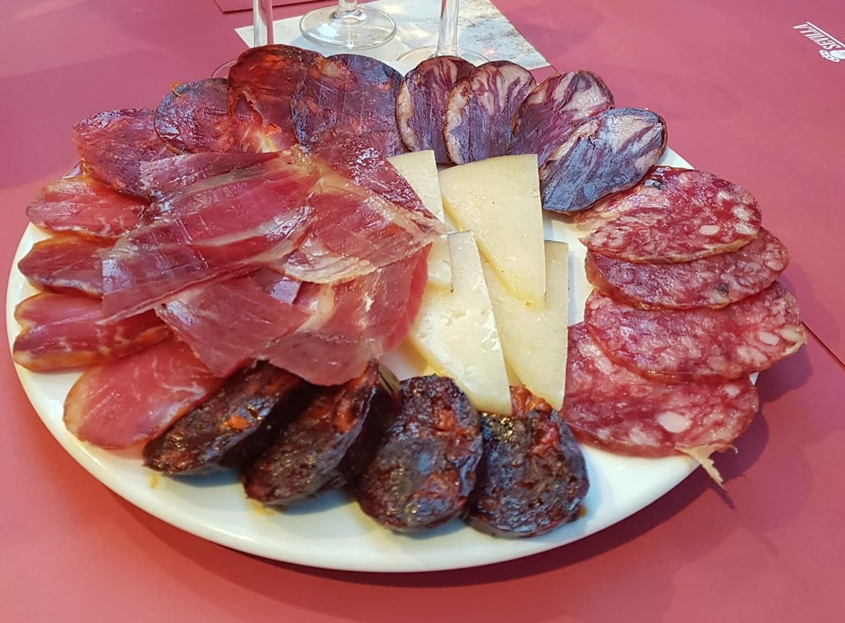 Nam sinh 18 tuổi tử vong v&igrave; ung thư đại trực tr&agrave;ng, b&aacute;c sĩ: "Thủ phạm" l&agrave; m&oacute;n thịt thơm lừng, trẻ em Việt rất th&iacute;ch- Ảnh 4.