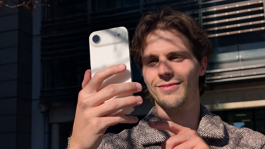 6 th&aacute;ng d&ugrave;ng chiếc iPhone bị ch&ecirc; "ph&iacute; tiền" nhất, t&ocirc;i thấy n&oacute; tệ thật, nhưng chẳng hiểu sao vẫn cứ th&iacute;ch n&oacute;- Ảnh 2.