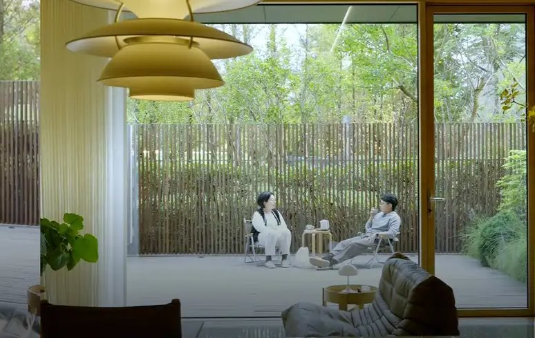 2 người bạn th&acirc;n U60 rủ nhau x&acirc;y nh&agrave; dưỡng gi&agrave;, ở 1 năm phải thốt l&ecirc;n: "Tuyệt vời hơn cả hồi c&oacute; chồng"- Ảnh 1.