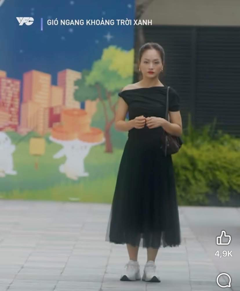 Ai đ&oacute; n&ecirc;n mang gi&agrave;y thể thao tr&aacute;nh xa Lan Phương đi!- Ảnh 3.