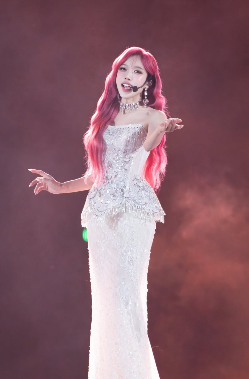 Mỹ nh&acirc;n Việt gia thế khủng xuất hiện trong poster của Đạp Gi&oacute; bản Trung m&ugrave;a 7 l&agrave; ai?- Ảnh 1.