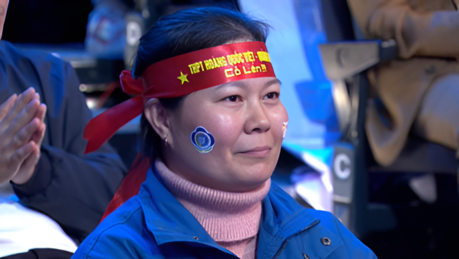 Khoảnh khắc "lần đầu n&oacute;i với mẹ" tr&ecirc;n s&acirc;n khấu Olympia của nữ sinh Quảng Ninh khiến cả trường quay x&uacute;c động- Ảnh 3.