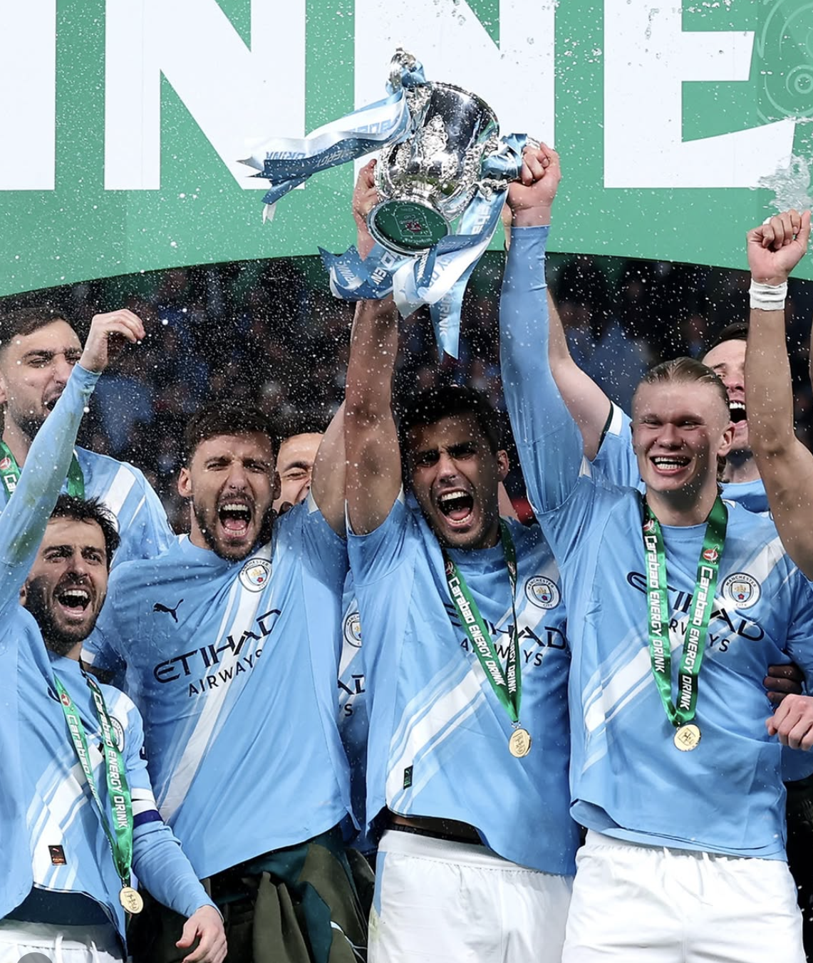 HIEUTHUHAI "cay" kh&ocirc;ng ngủ được v&igrave; Arsenal gục ng&atilde; trước Man City ở C&uacute;p Li&ecirc;n đo&agrave;n Anh- Ảnh 1.