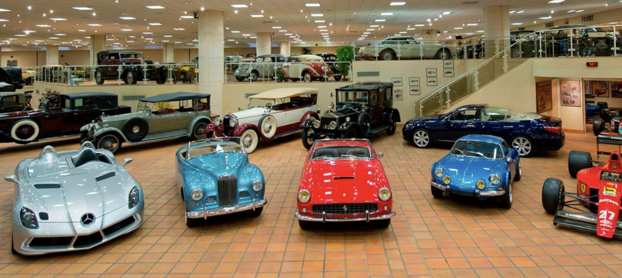 Chuyện g&igrave; xảy ra b&ecirc;n trong t&ograve;a th&aacute;p 50.000 tỷ đồng, c&oacute; 600 người để phục vụ 5 đại gia?- Ảnh 3.