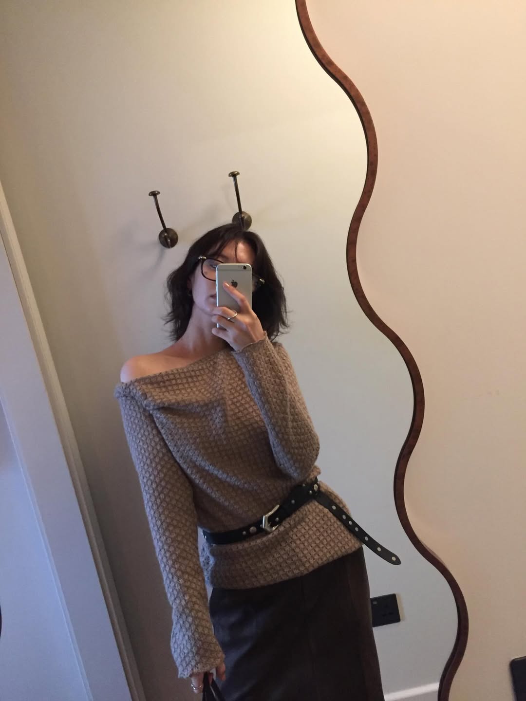 Nữ thần sắp chạm tuổi 40: Gương mặt "b&uacute;ng ra collagen", ăn mặc đẹp đến nỗi g&aacute;i 18 phải học tập- Ảnh 16.